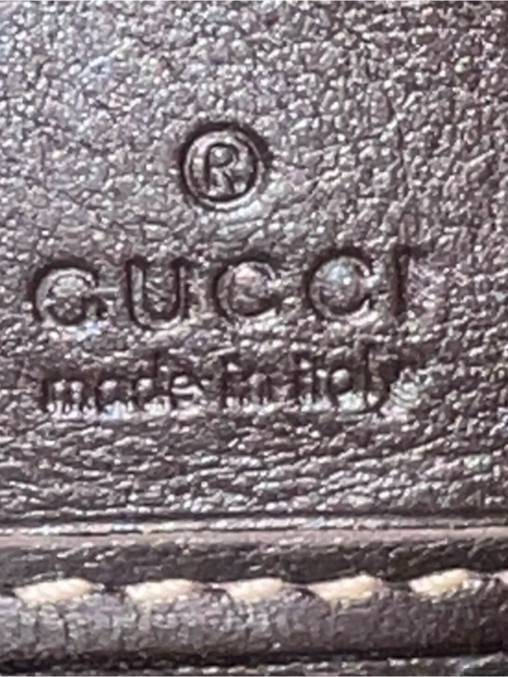 Gucci GG Heart Logo Wallet - Picture 10 of 11